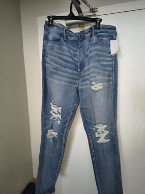 NWT American Eagle Outfitters Light Wash Distressed Skinny Jeans Size 20